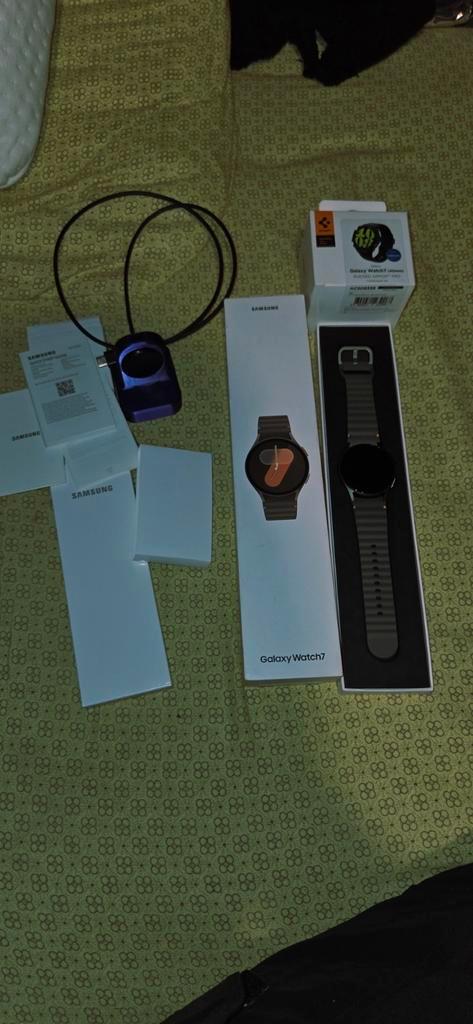 Samsung Galaxy Watch7 met hardcase leuk KERSTCADEU!, Bijoux, Sacs & Beauté, Montres connectées, Comme neuf, Vert, GPS, Enlèvement