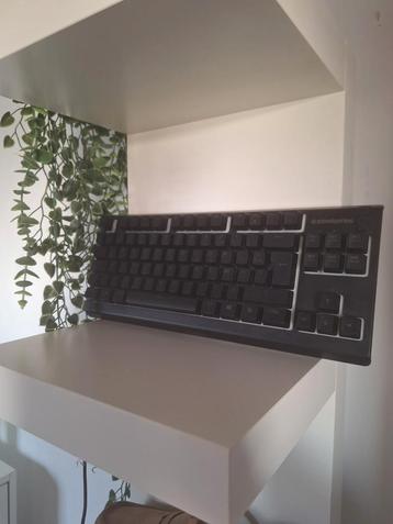 Série en acier APEX 3 TKL, Informatique & Logiciels, Clavier gamer, Azerty, Comme neuf, Enlèvement