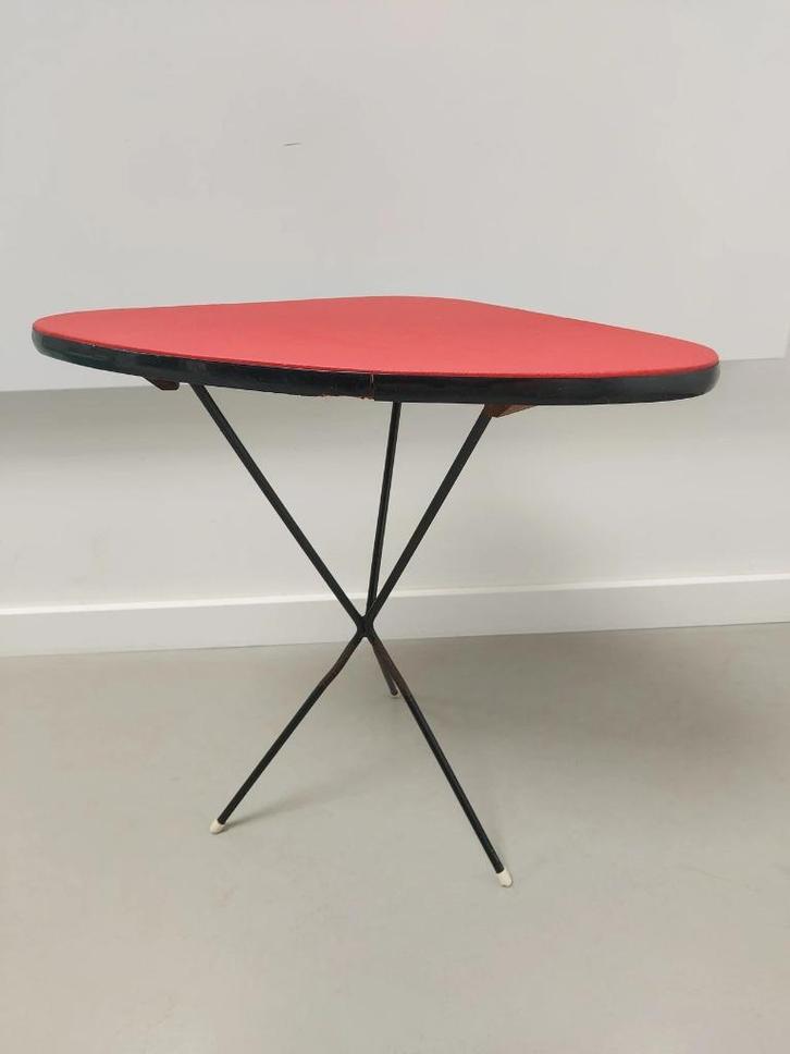 Retro bijzettafeltje - Expo 58, Maison & Meubles, Tables | Tables d'appoint, Utilisé, Synthétique, Enlèvement ou Envoi