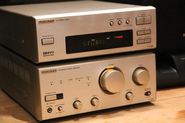 Onkyon versterker/tuner, Audio, Tv en Foto, Versterkers en Ontvangers, Zo goed als nieuw, Stereo, Minder dan 60 watt, Onkyo, Ophalen