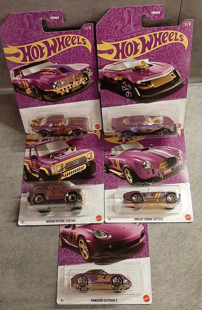 Hotwheels/57 ste anniversary purple & gold serie 2025, Hobby en Vrije tijd, Modelauto's | Overige schalen, Nieuw, Auto, Ophalen of Verzenden