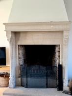 Klassieke beige haardsteen, Huis en Inrichting, Ophalen, Zo goed als nieuw, Vrijstaande haard, Houthaard