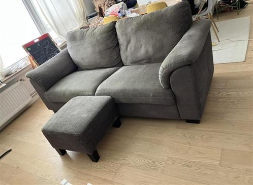 canapé 3 places Ikea Tidafors gris + repose pieds, Huis en Inrichting, Zetels | Zetels, Zo goed als nieuw, Rechte bank, Driepersoons