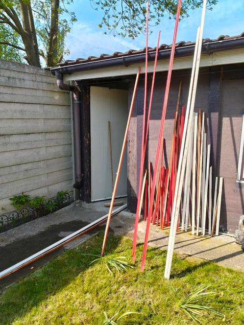 Plafondlijsten en hoeklatten in hout ca 50m, Doe-het-zelf en Bouw, Hout en Planken, Ophalen