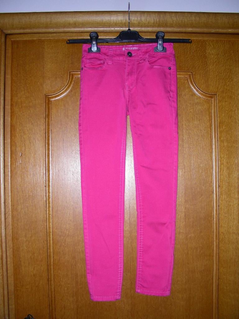 Roze lange broek, Frizzle, maat 146 prima staat, Kinderen en Baby's, Kinderkleding | Maat 146, Broek, Meisje, Frizzle by Bel & Bo