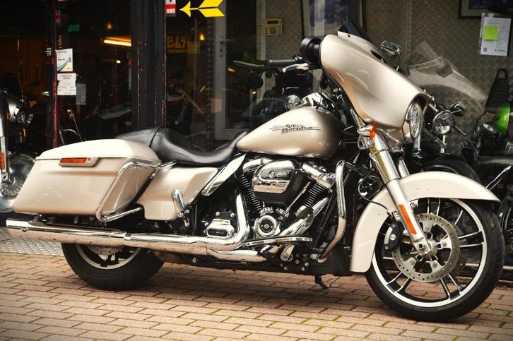 HARLEY DAVIDSON STREET GLIDE 107 ***MOTOVERTE.BE***, Motoren, Motoren | Harley-Davidson, Bedrijf, Chopper, 2 cilinders, Handvatverwarming