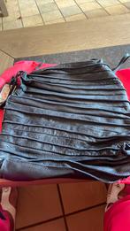 Handtas voor dames in nieuw zwart leer H 40 cm Lengte 35 cm, Handtassen en Accessoires, Tassen | Rugtassen, Overige merken, 25 tot 40 cm