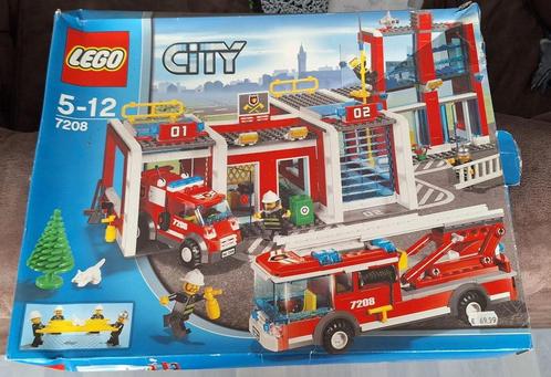7208 - La caserne de pompiers de LEGO City (2009), Enfants & Bébés, Jouets | Duplo & Lego, Utilisé, Lego, Ensemble complet, Enlèvement