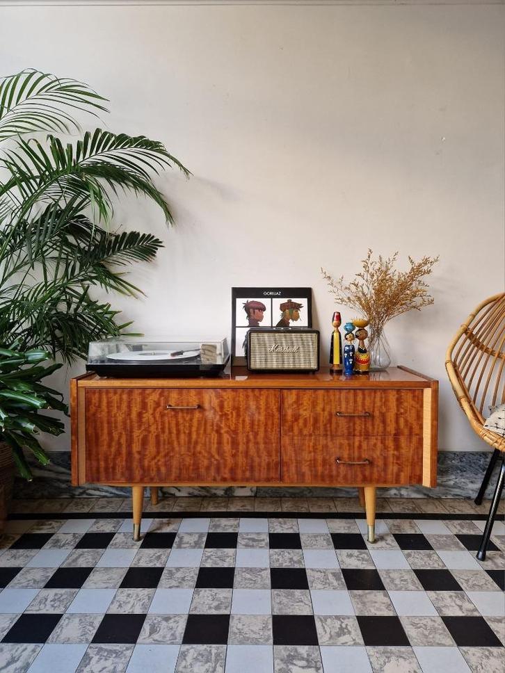 Vintage sixties dressoir | platenspeler meubel | kast retro, Huis en Inrichting, Kasten |Televisiemeubels, Gebruikt, Minder dan 100 cm