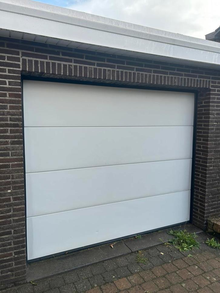 Sectionale garagepoort, Doe-het-zelf en Bouw, Raamkozijnen en Schuifdeuren, Ophalen