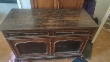 Antieke kast dressoir  beschikbaar voor biedingen