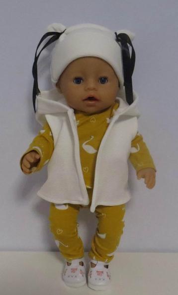 poppenkleertjes babypop born 43cm (wintersetje ) beschikbaar voor biedingen