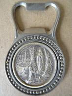 Curiosa Lourdes vintage opener flessenopener Lourdes 1960, Ophalen of Verzenden, Gebruikt, Overige typen, Christendom | Katholiek