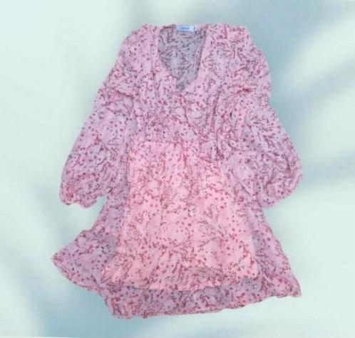 ✨️ JUBYLEE gevoerd roze zomerjurkje maat S/M – ✨️✨️, Kleding | Dames, Jurken, Zo goed als nieuw, Maat 38/40 (M), Roze, Knielengte