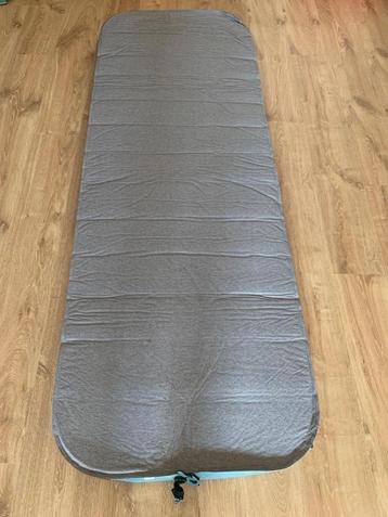 Quechua zelfopblazend luchtbed Ultim Comfort 70 cm, Caravans en Kamperen, Luchtbedden, Ophalen, Zo goed als nieuw, 1-persoons