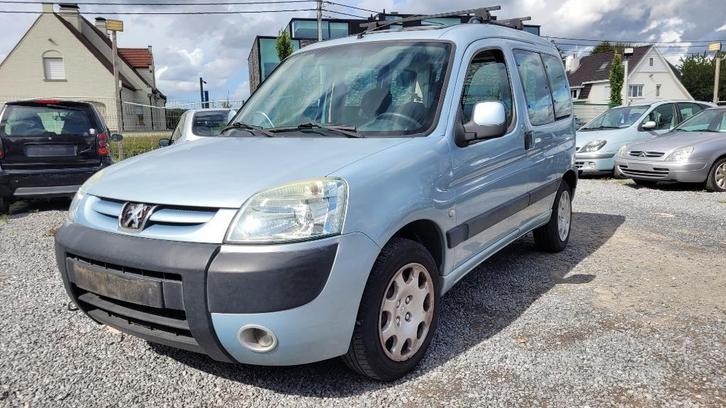 peugeot partner 1.6i AIRCO TREKHAAK 2005 !! EERST LEZEN !!, Auto's, Peugeot, Bedrijf, Te koop, Partner, ABS, Airbags, Airconditioning