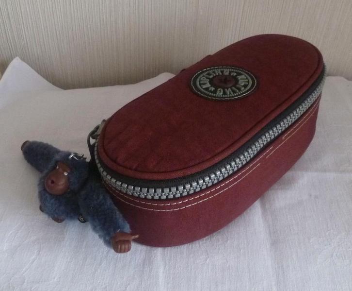 Kipling grote ovale pennenbak met roodbruin + aap, Diversen, Schoolbenodigdheden, Gebruikt, Ophalen of Verzenden