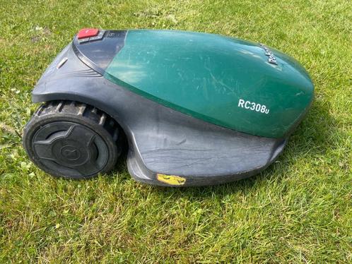 Tondeuse robot Robomow RC 308 u + pièces de rechanges., Tuin en Terras, Robotmaaiers, Gebruikt, 20 tot 25 cm, Met regensensor