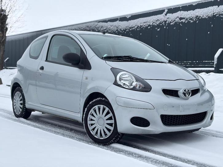 Toyota Aygo 1.0 Essence * 107.000km * Superbe état, Auto's, Toyota, Particulier, Aygo, Benzine, Euro 5, Ophalen