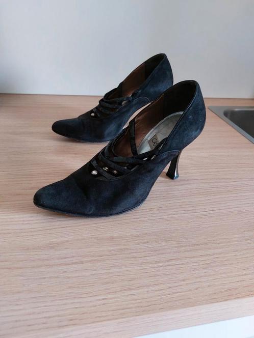 Mooi paar zwarte schoenen in daim, Casprini, maat 37,5., Kleding | Dames, Schoenen, Zo goed als nieuw, Ophalen of Verzenden