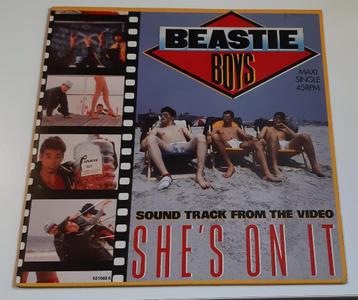 BEASTIE BOYS LOT 4 VINYL'S , 2 X 12"SINGEL & 2 X LP'S !!! beschikbaar voor biedingen