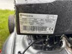 Husqvarna grasmaaier, Tuin en Terras, Grasmaaiers, Ophalen, Cirkelmaaier, Zo goed als nieuw, Benzine-grasmaaier