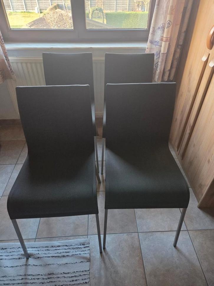 Vier moderne keuken stoelen., Huis en Inrichting, Stoelen, Zo goed als nieuw, Vier, Metaal, Grijs, Ophalen of Verzenden