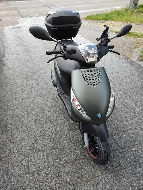 Zo goed als nieuwe Piaggio Zip 50cc Klasse A, Vélos & Vélomoteurs, Scooters | Piaggio, Comme neuf, Zip, Classe A (25 km/h), Essence