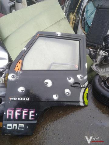 Mercedes mb 100 deur lv 1 x rv 2 keer  beschikbaar voor biedingen