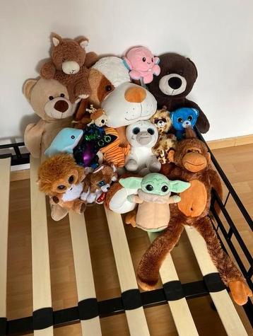 Lot de peluches beschikbaar voor biedingen