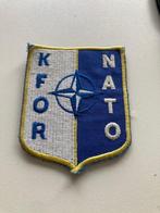 badge KFOR NATO, Ophalen of Verzenden, Landmacht, Embleem of Badge