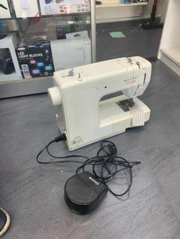 Singer 3515 elektrische naaimachine beschikbaar voor biedingen