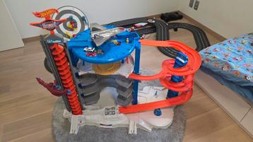Hot wheels super ultimate garage gorilla racebaan beschikbaar voor biedingen