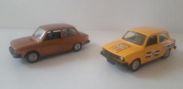 2x Volvo 66 1/43 beschikbaar voor biedingen
