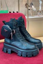 Prada boots, Envoi