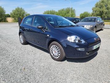 FIAT PUNTO 1.4L BENZINE. 7200 KM. 2017. 6950 EURO, Auto's, Fiat, Blauw, Bedrijf, 5 deurs, Punto