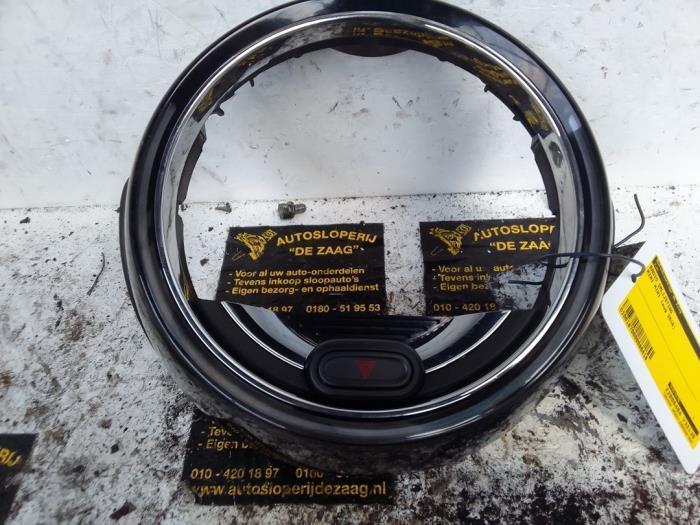 Radio omlijsting van een Mini Mini, Auto-onderdelen, Dashboard en Schakelaars, Mini, Gebruikt, 3 maanden garantie, Ophalen of Verzenden