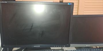 Samsung 24p- en 15p-schermset + 2 toetsenborden  beschikbaar voor biedingen