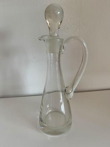 Oliekannetje glas met stop. Rond, Hoogte 23cm. beschikbaar voor biedingen