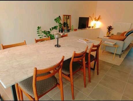 Eettafel marmeren blad, Huis en Inrichting, Tafels | Eettafels, Zo goed als nieuw, Ophalen