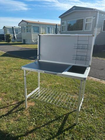 Campingkeuken beschikbaar voor biedingen