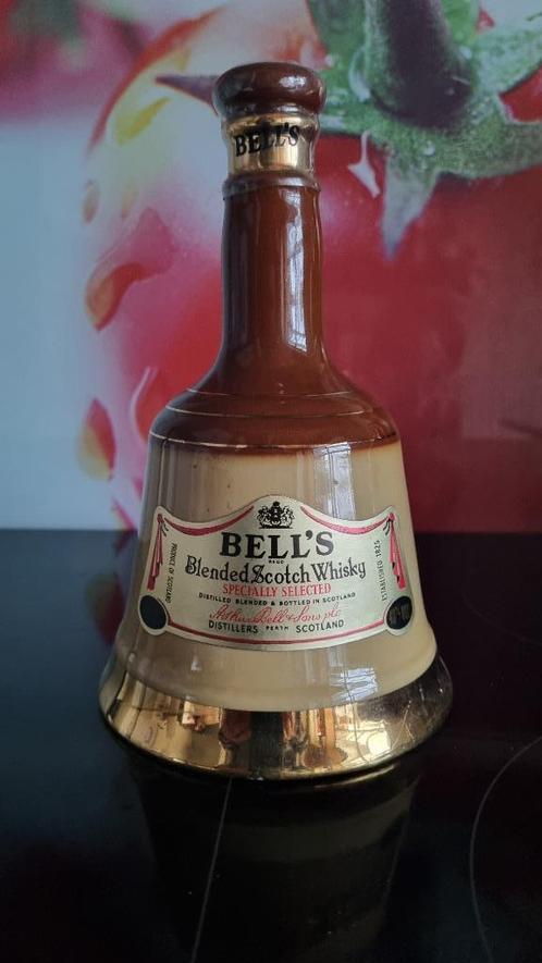 Bell's blended Scotch Whisky 40 ceramic decanter., Collections, Vins, Neuf, Pleine, Enlèvement ou Envoi