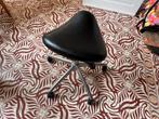Saddle shaped office chair on rollers, Ophalen, Gebruikt, Staal