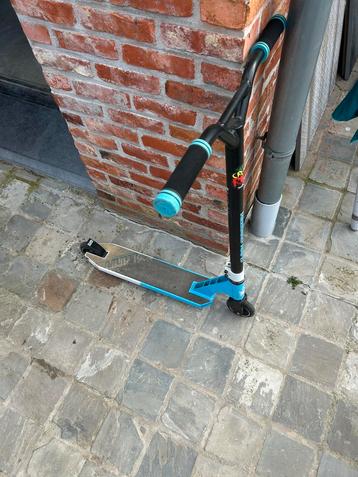 Stuntstep beschikbaar voor biedingen