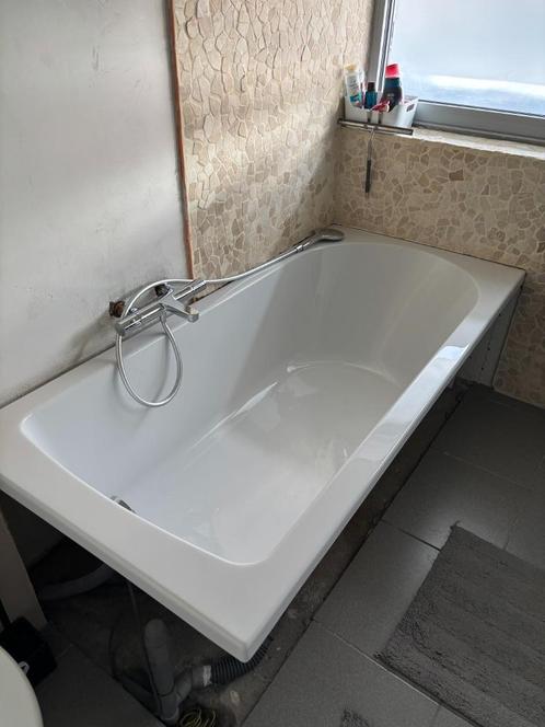 Bad X2O Luca Varess Rosala inbouwbad, Huis en Inrichting, Badkamer | Complete badkamers, Zo goed als nieuw, Met bad, Ophalen