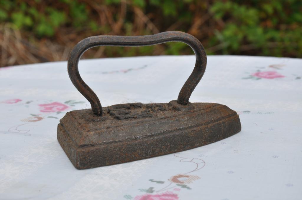 §  ancien fer a repasser en fonte n4 1/2  (f2), Enlèvement ou Envoi