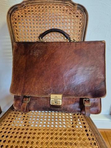 The Bridge leder  40x30 beschikbaar voor biedingen