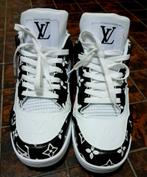 Lv sneaker maat 45, Sports & Fitness, Comme neuf, Enlèvement ou Envoi