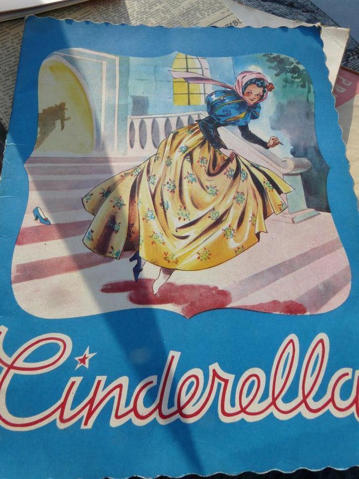 3 vintage sprookjes: Cinderella, Klein Duimpje ,Doornroosje, Boeken, Sprookjes en Fabels, Gelezen, Ophalen