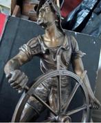 Statue marin signée, Enlèvement